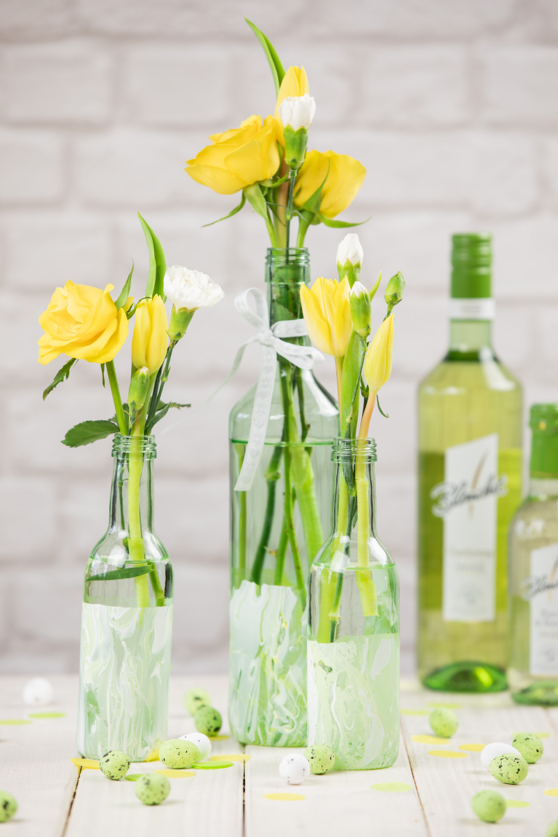 Weinflaschen-Vase mit Marmor-Effekt