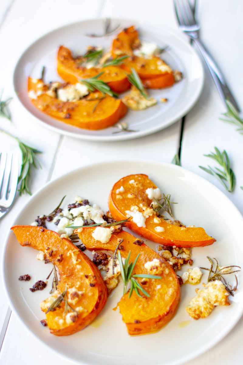 Ofen-Kürbis mit Rosmarin und Feta