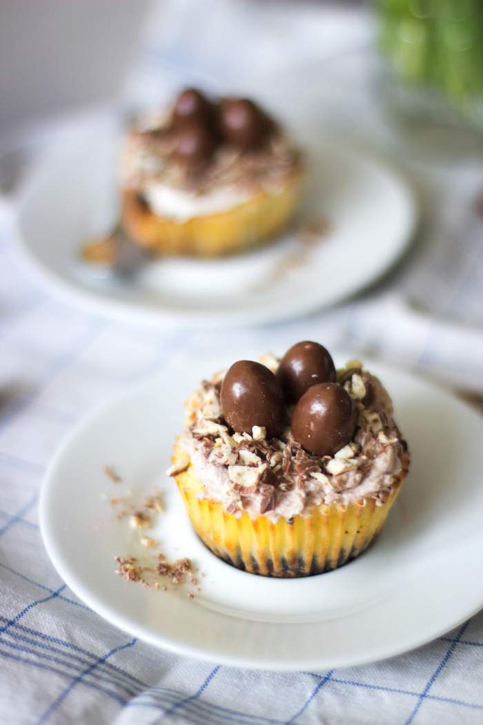 Osternest Cupcakes mit Schoko-Bons
